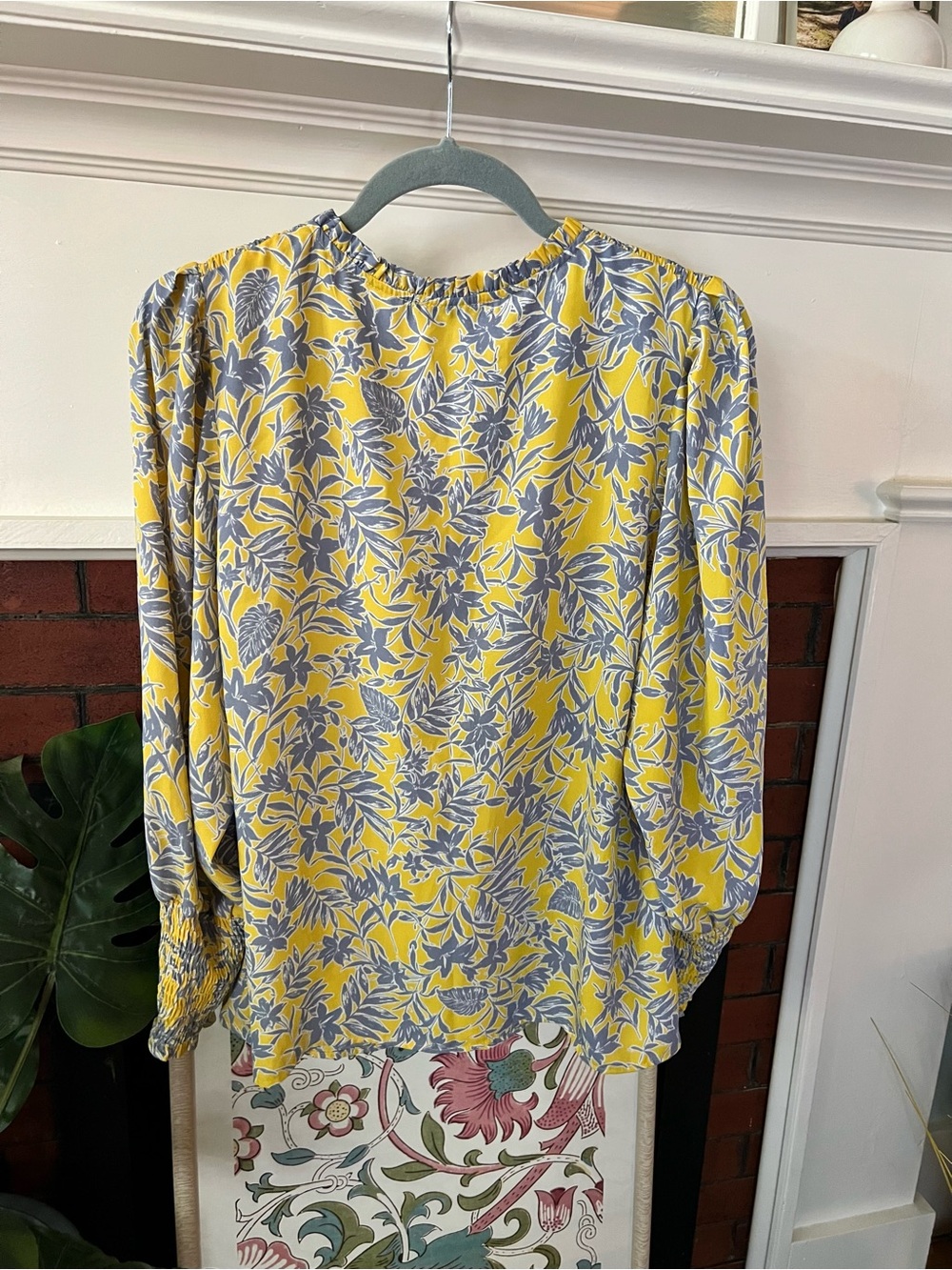 Eclair Yellow Ruched Cuff Blouse Top - Picture 4 of 5